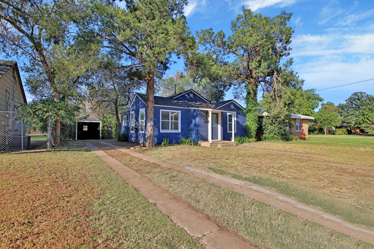 2004 31st Street - Photo 1