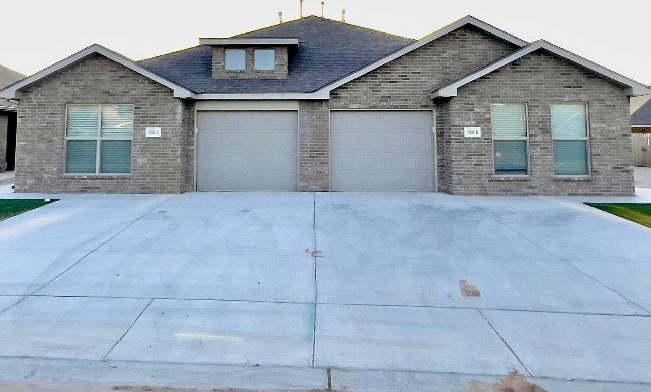 2106 Avenue J - Photo 1