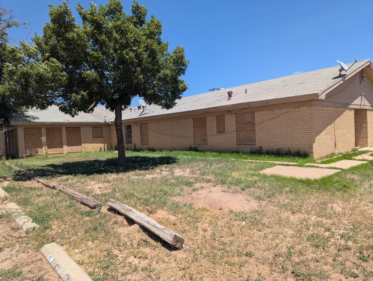 1601 Vanda Avenue - Photo 1