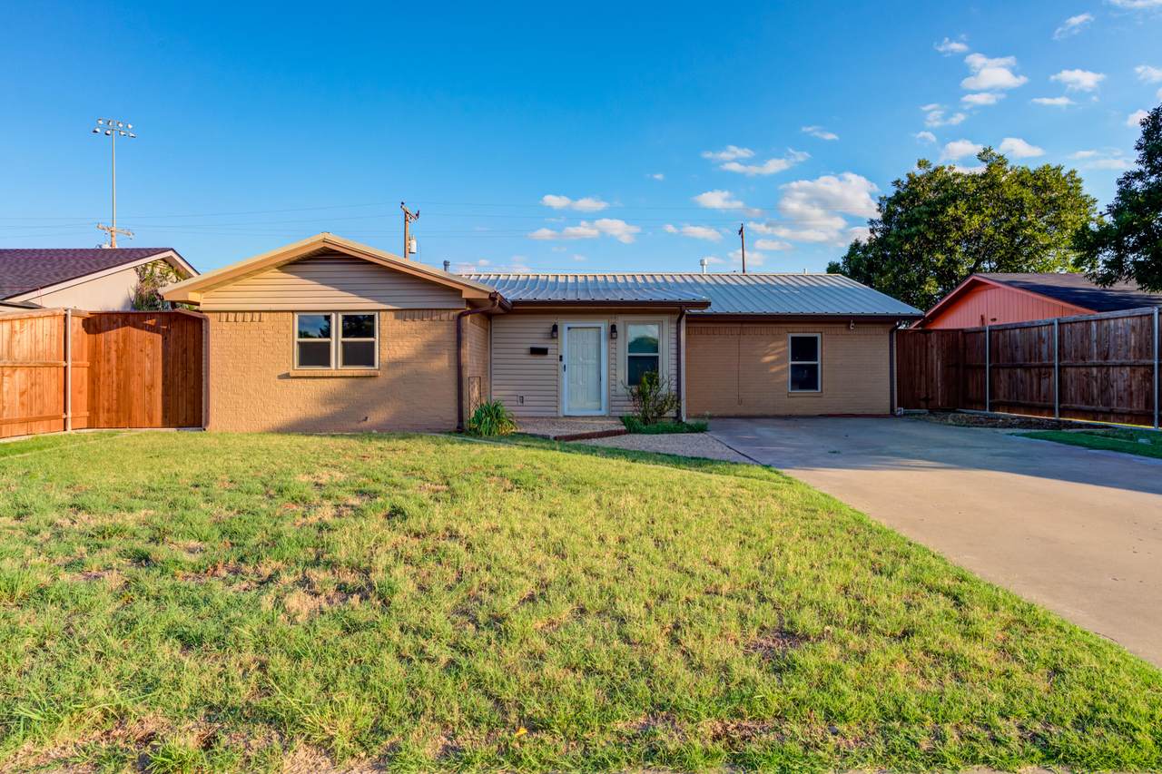 5617 38th Street - Photo 1