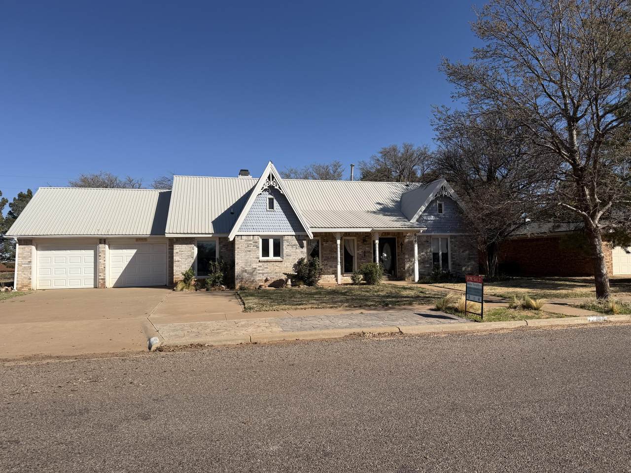 610 23rd Street - Photo 1