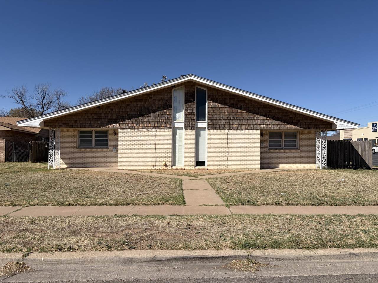 3404 70th Drive - Photo 1