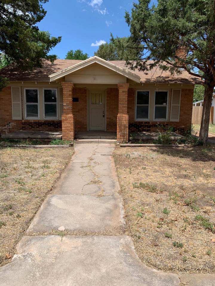 2618 21st Street - Photo 1