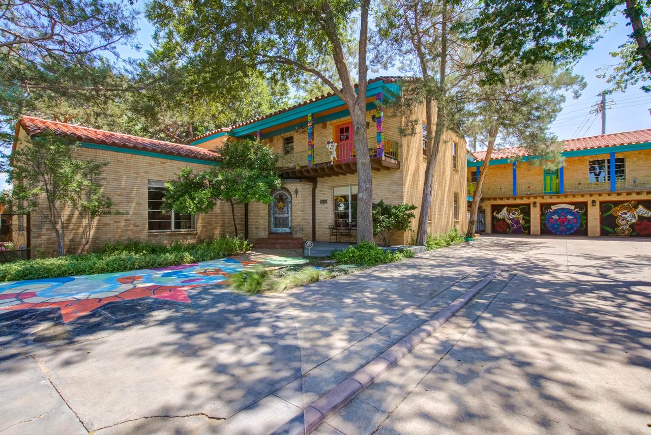 1707 33rd Street - Photo 1