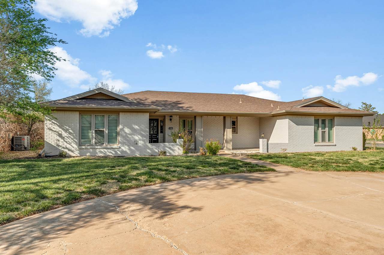 5002 94th Street - Photo 1