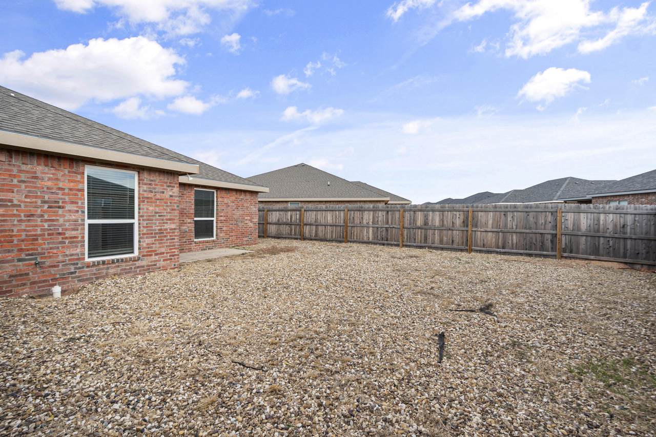5609 Jarvis Street - Photo 1