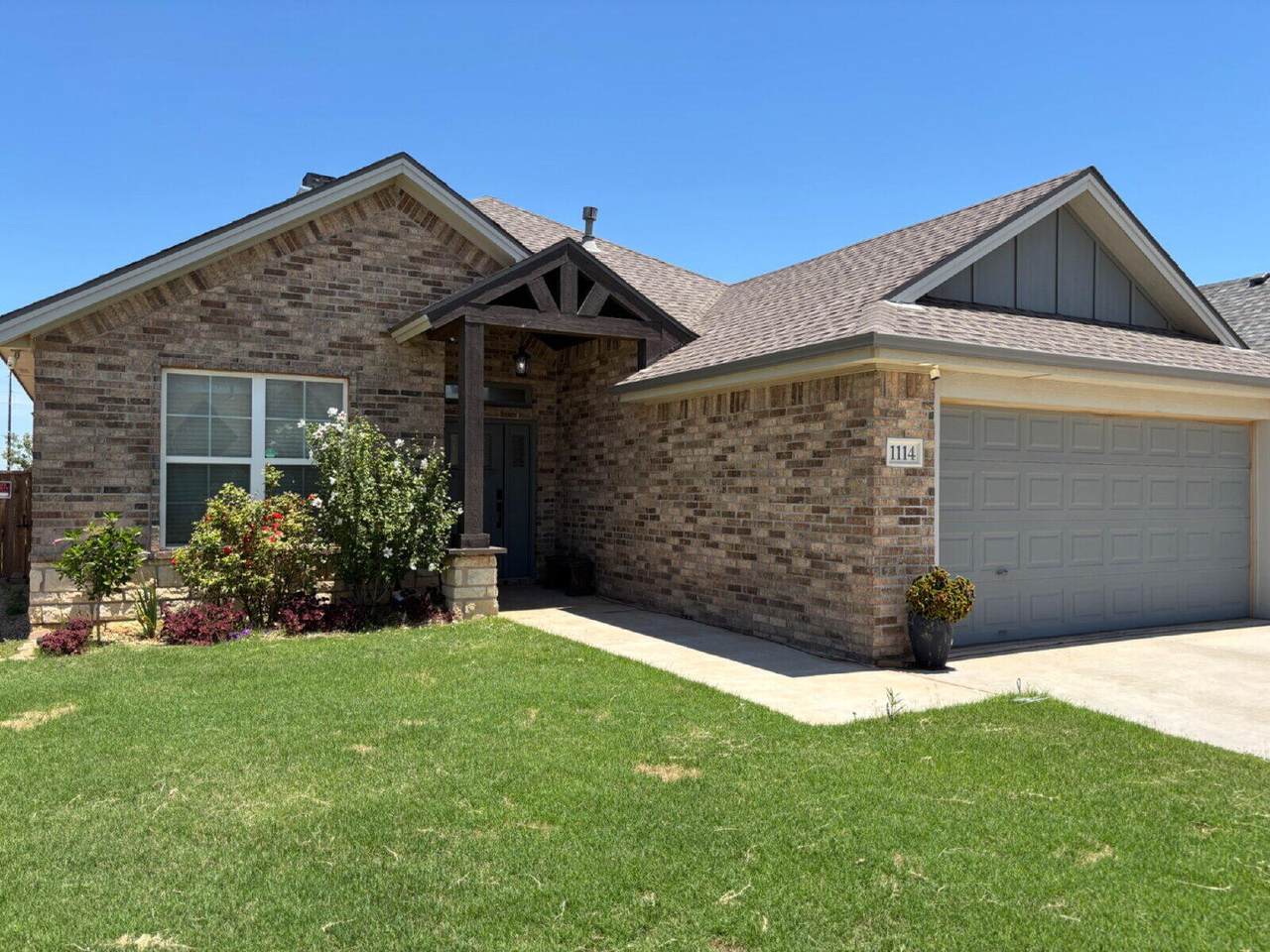1114 Gardner Avenue - Photo 1