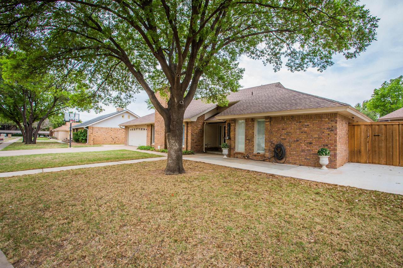 7802 Zoar Avenue - Photo 1