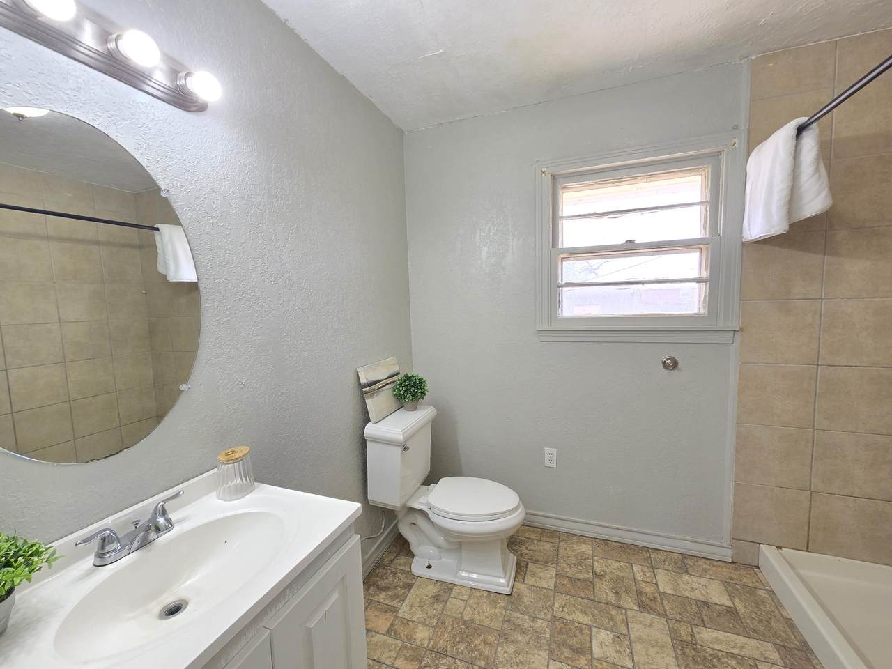 https://bt-photos.global.ssl.fastly.net/lubbock/1280_boomver_1_20260404191845917023000000-2.jpg