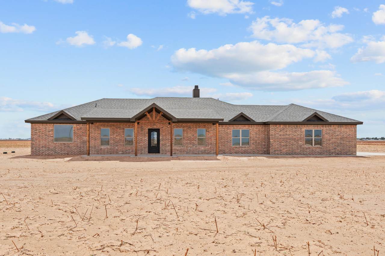 5423 County Road 6100 - Photo 1
