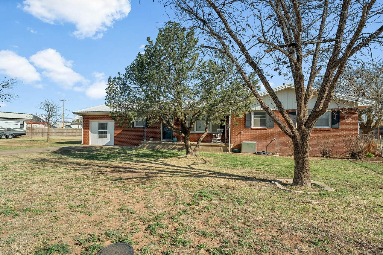 707 12th Street - Photo 1