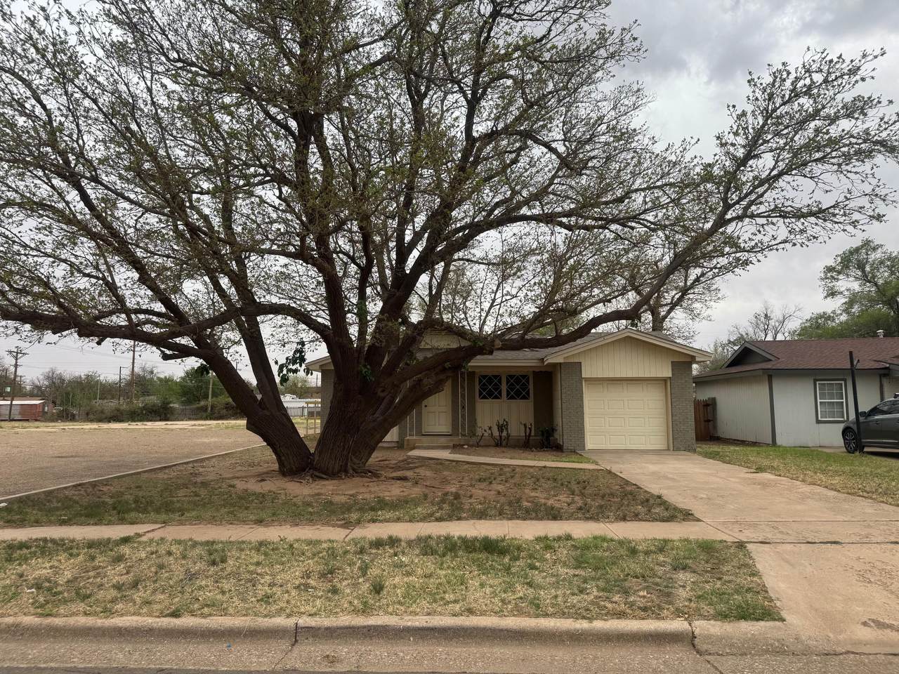 4409 38th Street - Photo 1