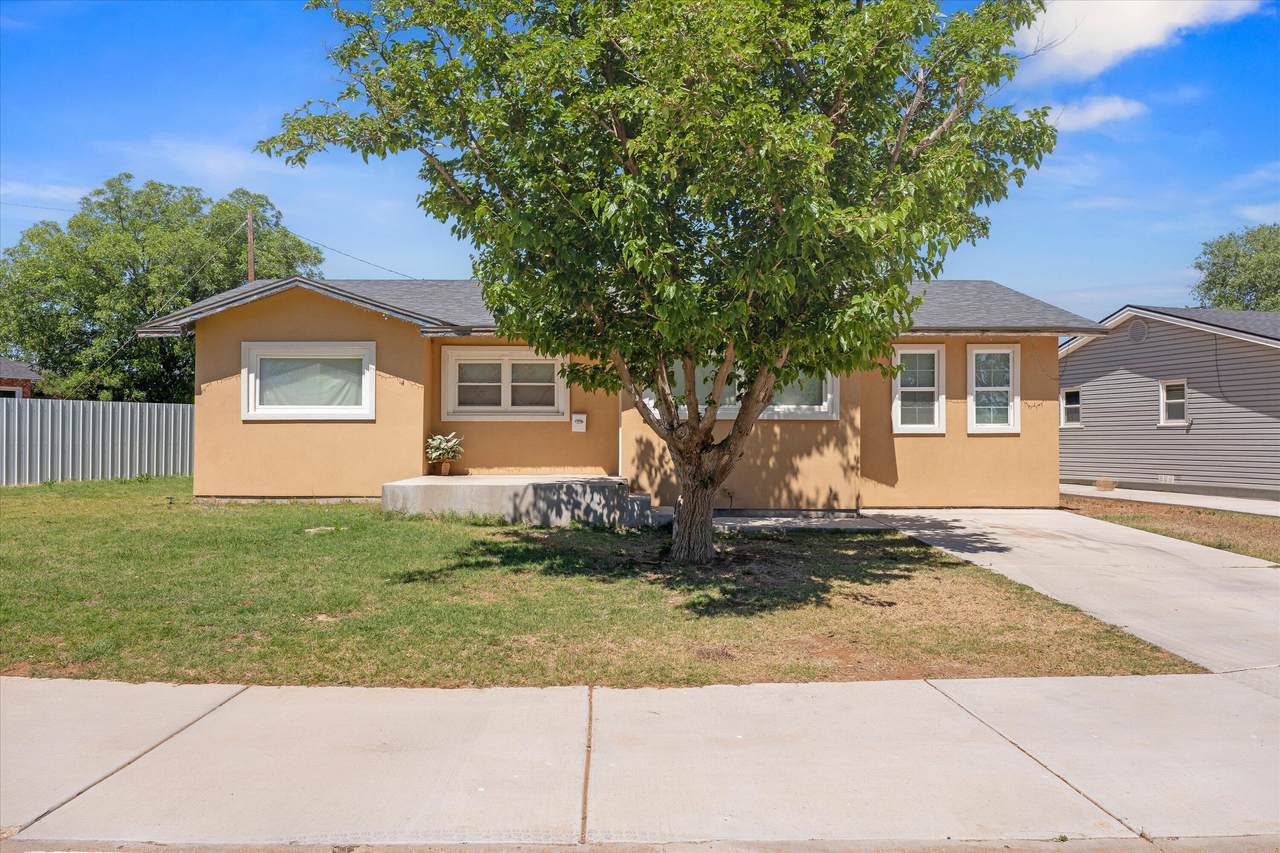 208 Flint Drive - Photo 1