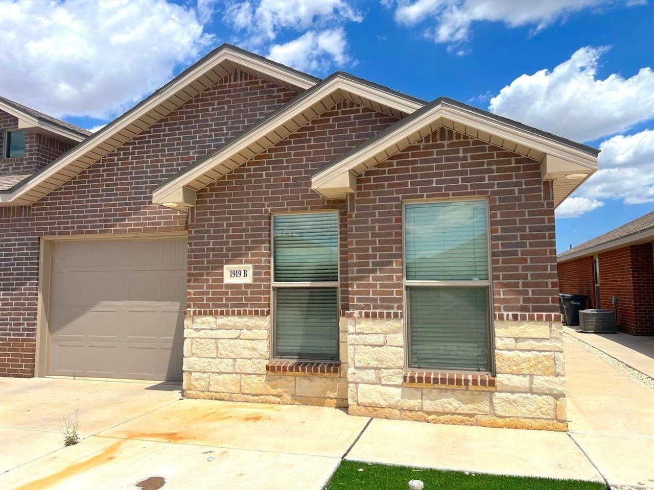 1919 Langford Avenue - Photo 1