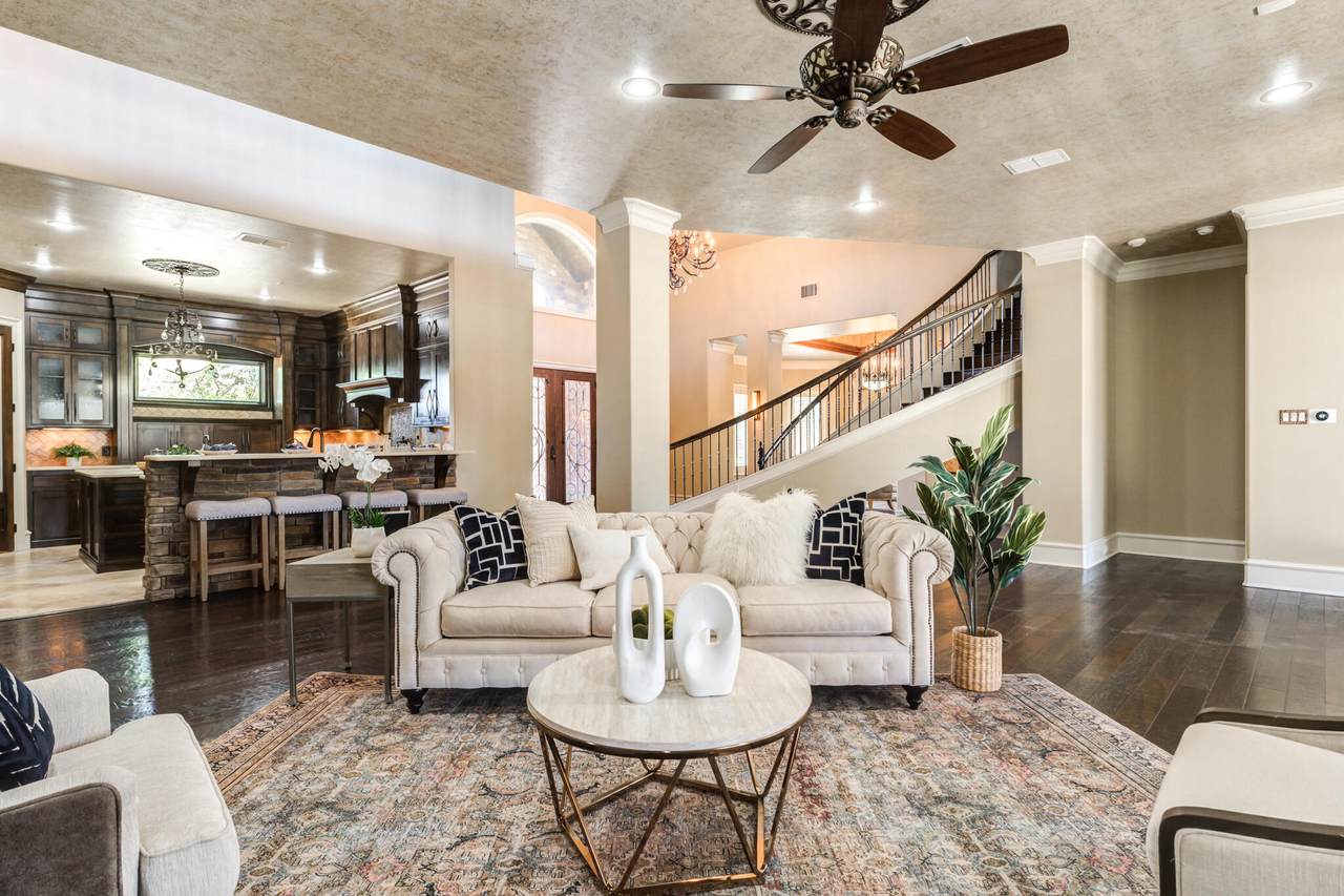 15 Whisperwood Circle - Photo 1