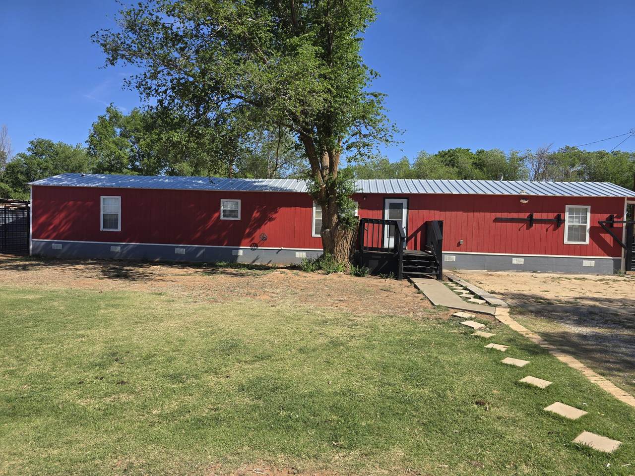 8210 County Road 5860 - Photo 1