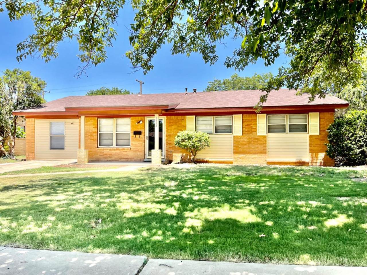 5512 12th Street - Photo 1