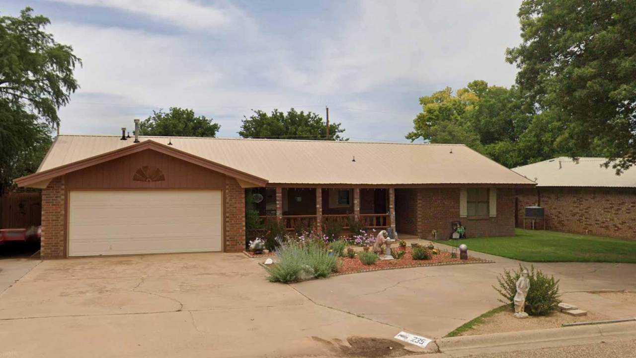 235 27th Street - Photo 1