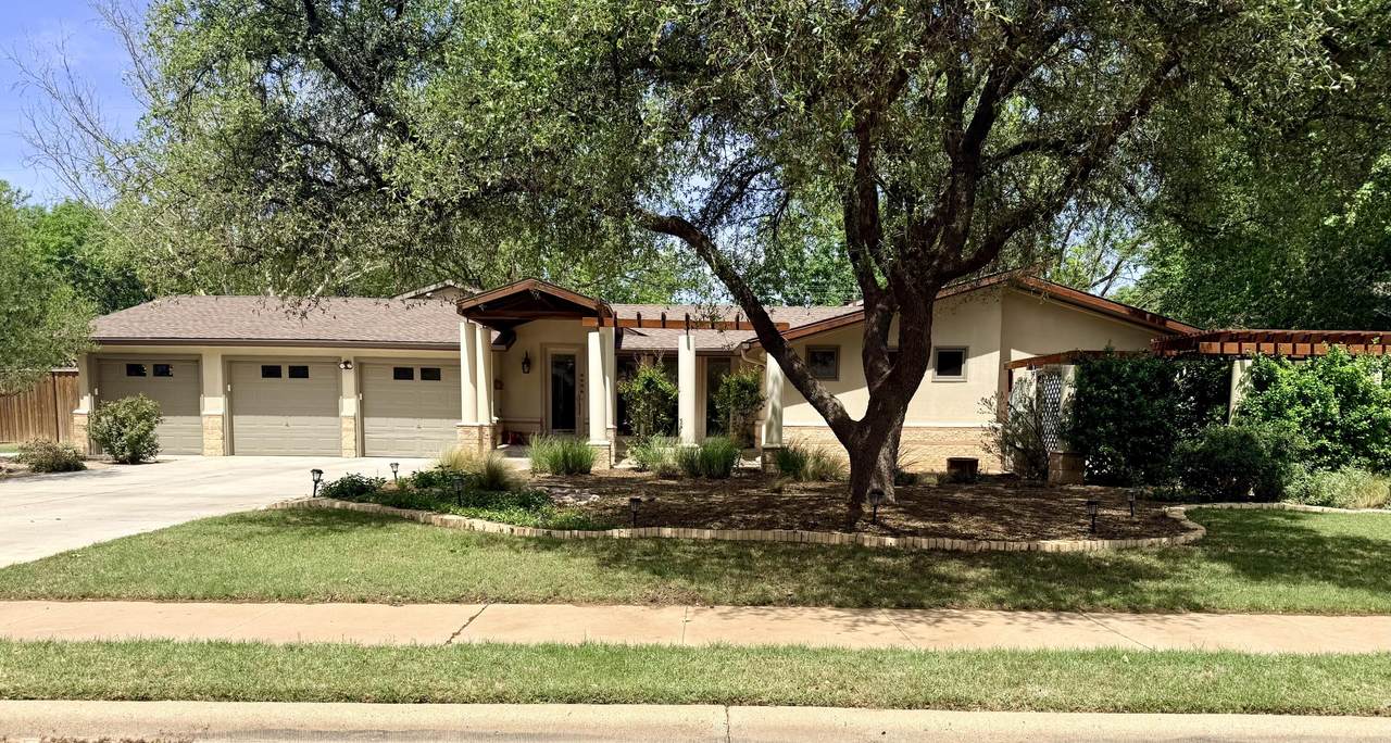 4406 15th Street - Photo 1