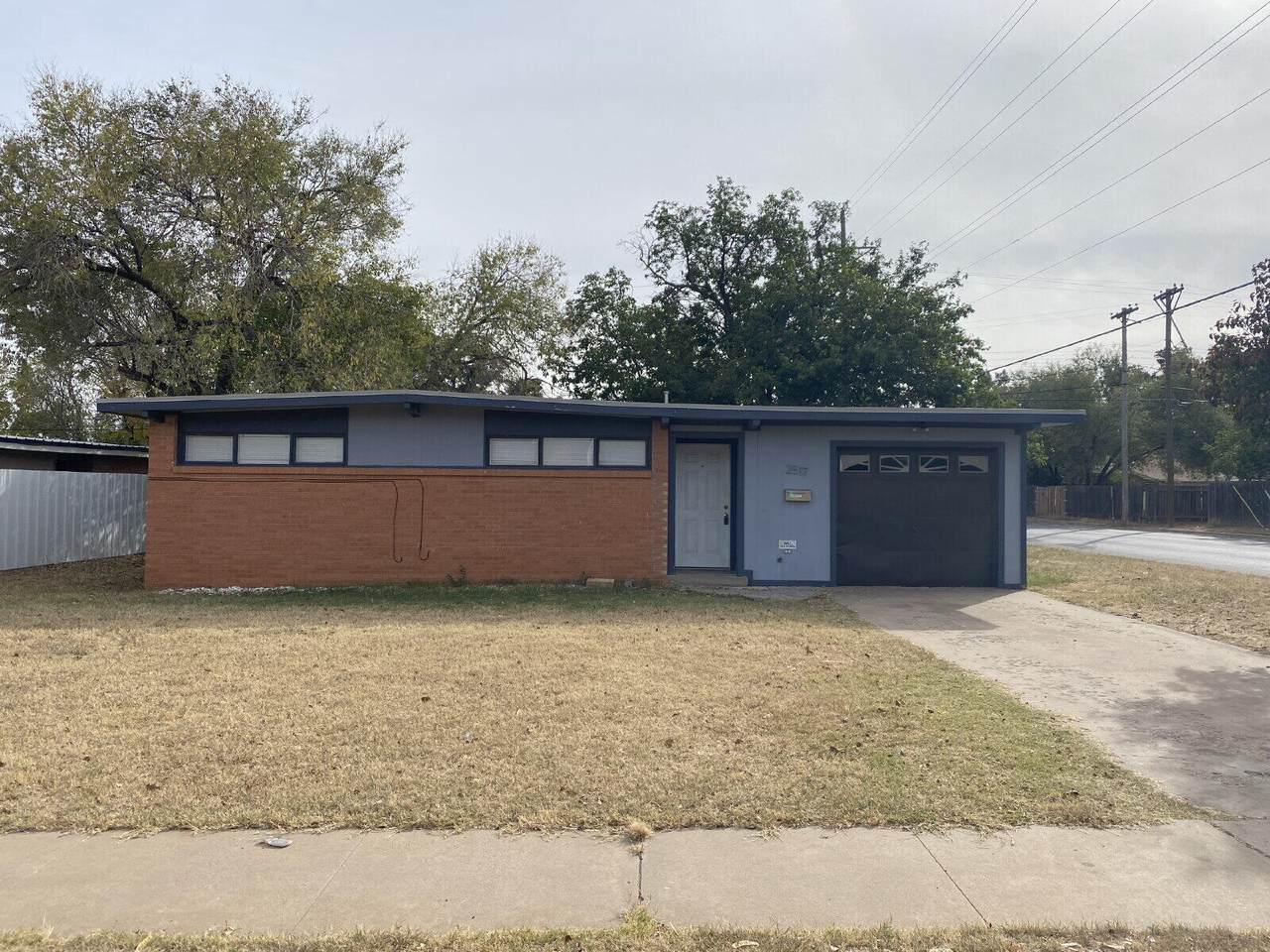 2517 47th Street - Photo 1