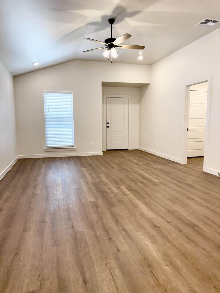 https://bt-photos.global.ssl.fastly.net/lubbock/1280_boomver_1_20260424144351857345000000-2.jpg