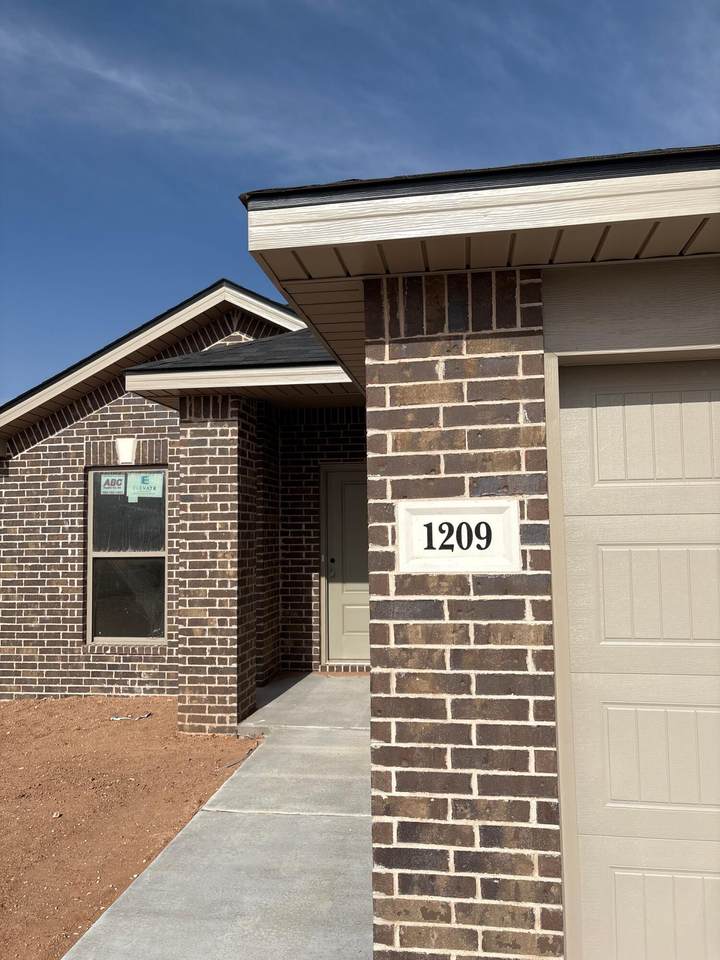 1209 Cottonwood Avenue - Photo 1