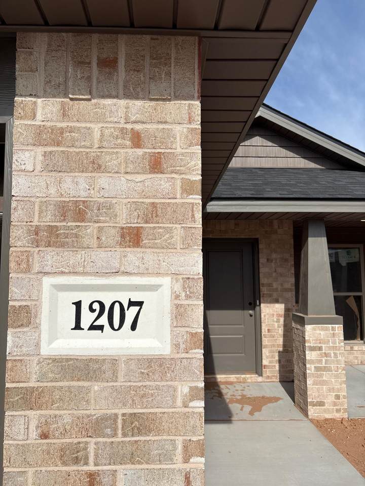 1207 Cottonwood Avenue - Photo 1