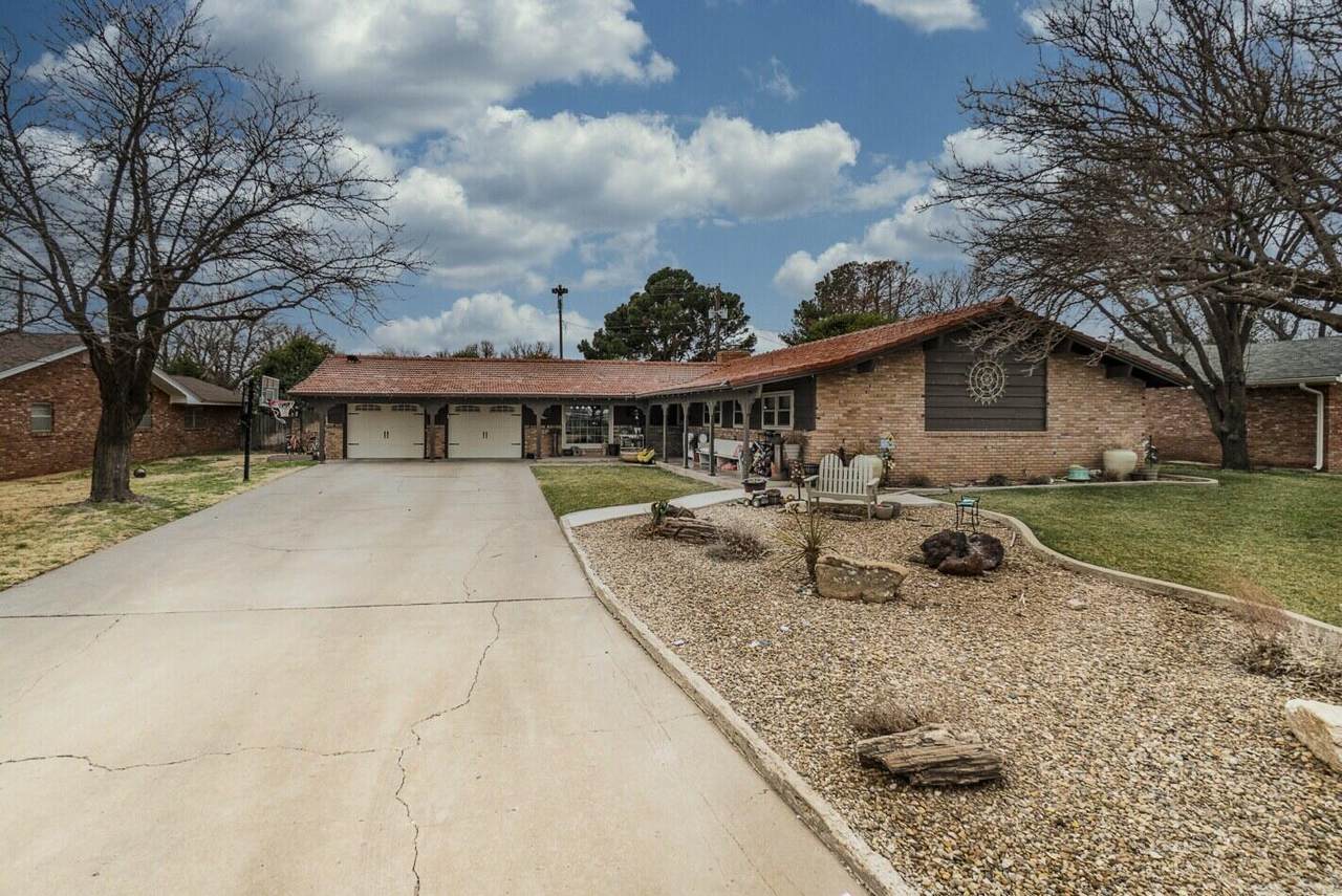 210 Comanche Trail - Photo 1