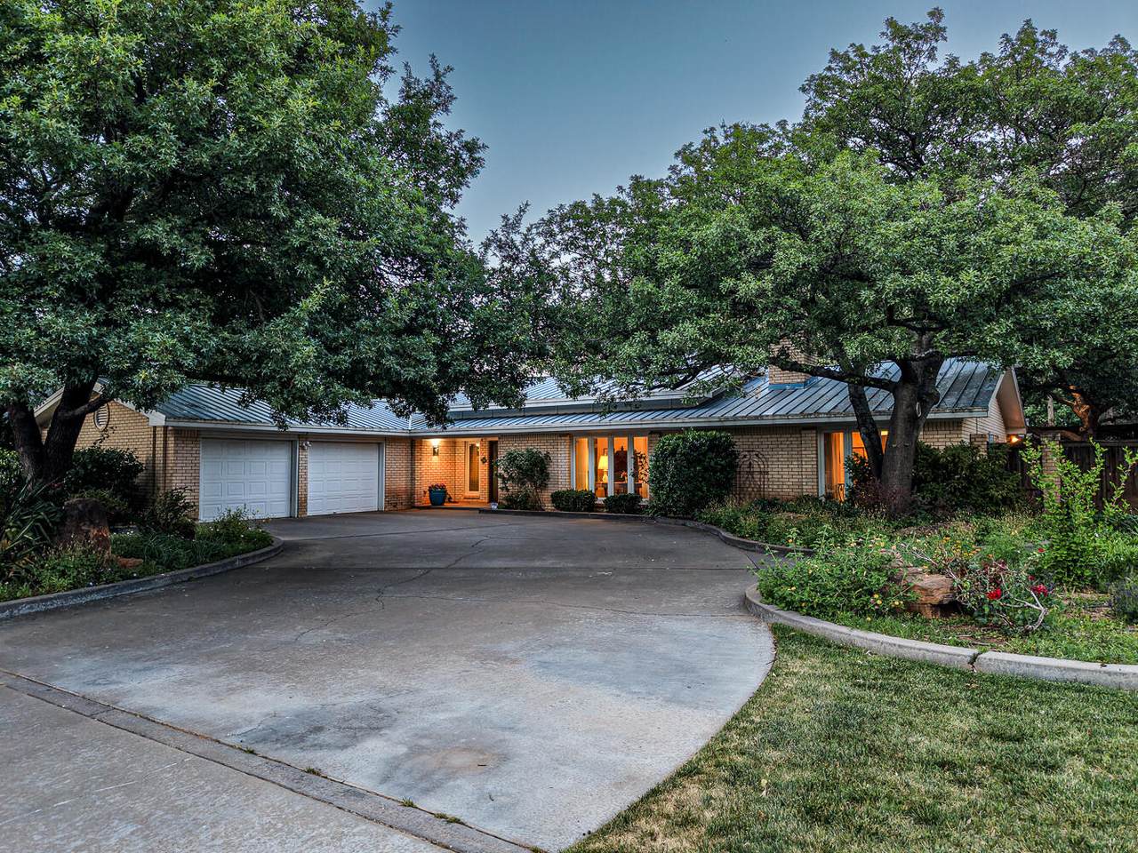 305 Wayne Avenue - Photo 1