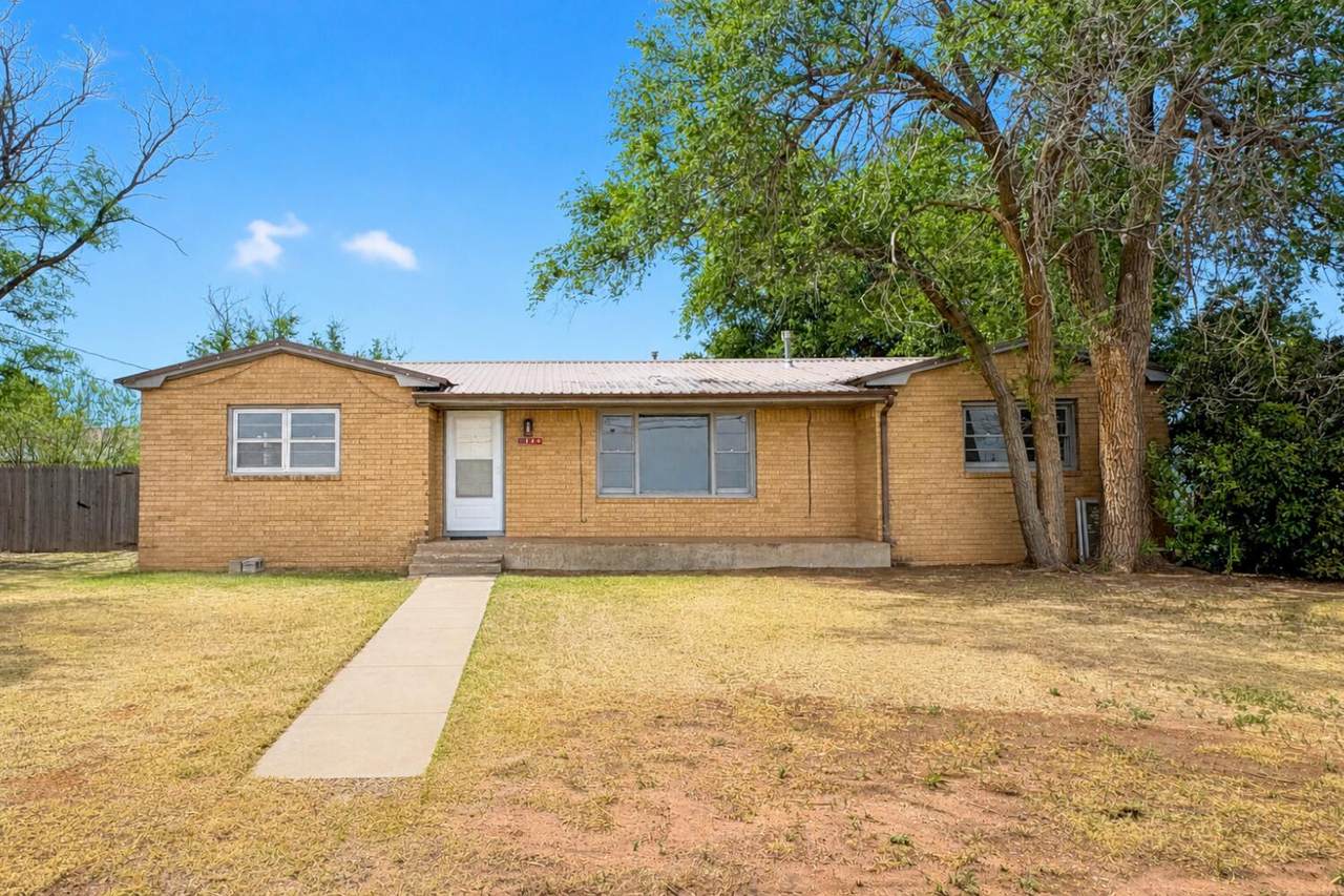 809 5th Street - Photo 1