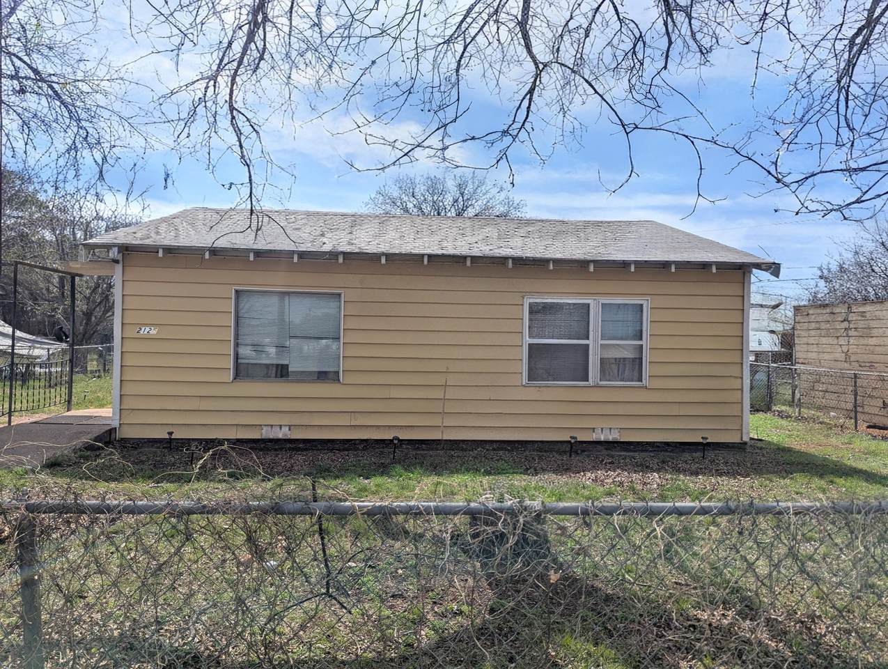 2125 Oakland Drive - Photo 1