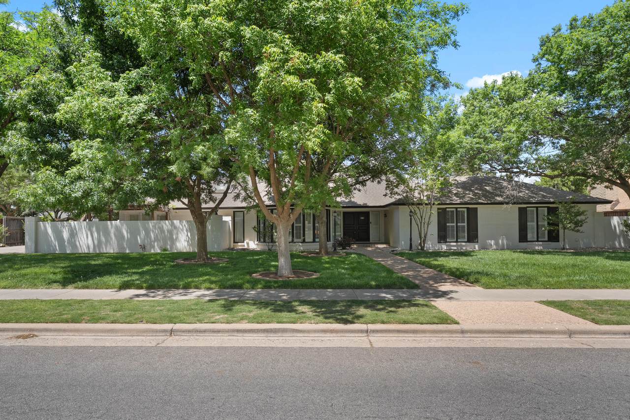 4616 9th Street - Photo 1