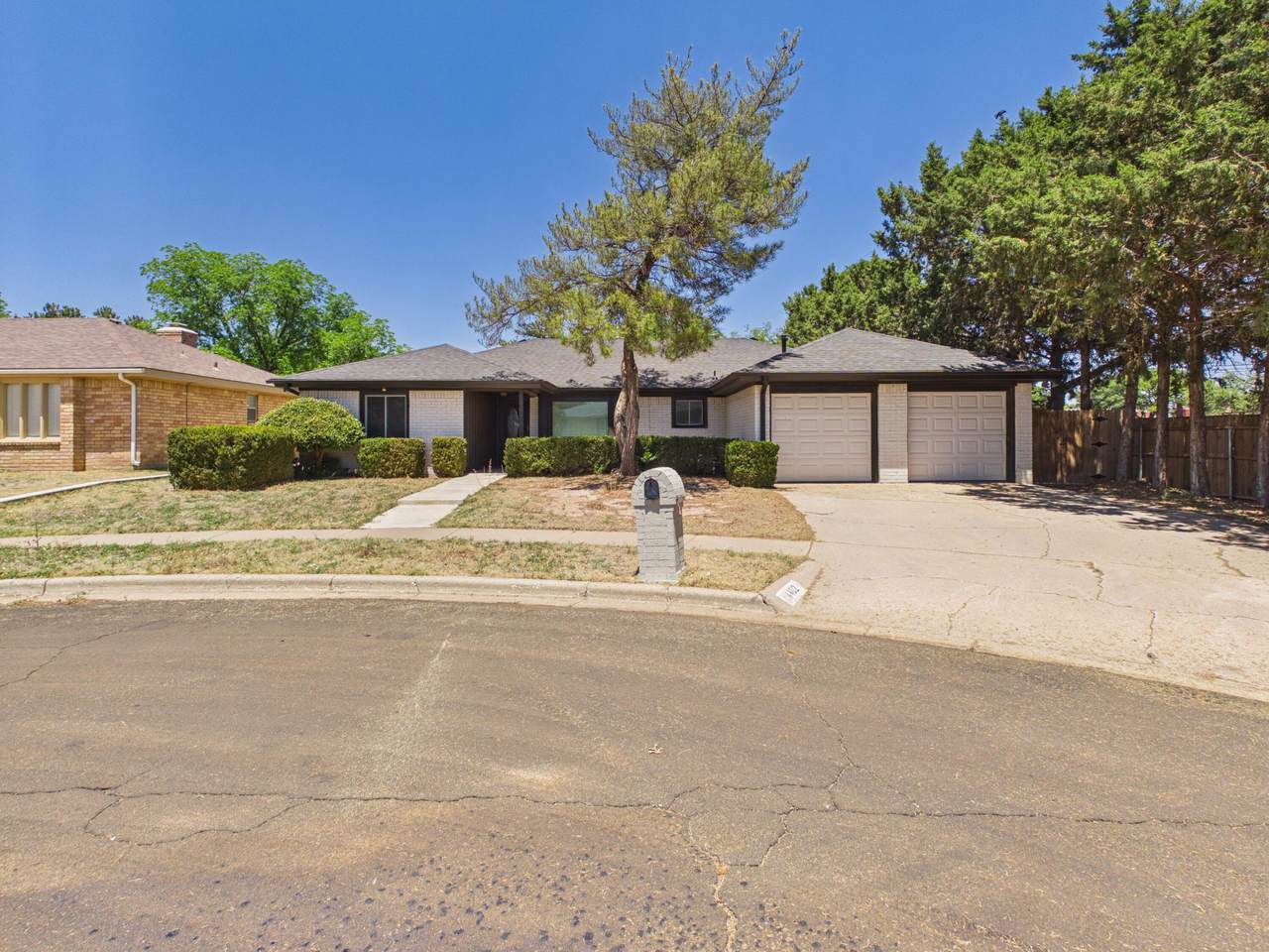 4402 78th Street - Photo 1