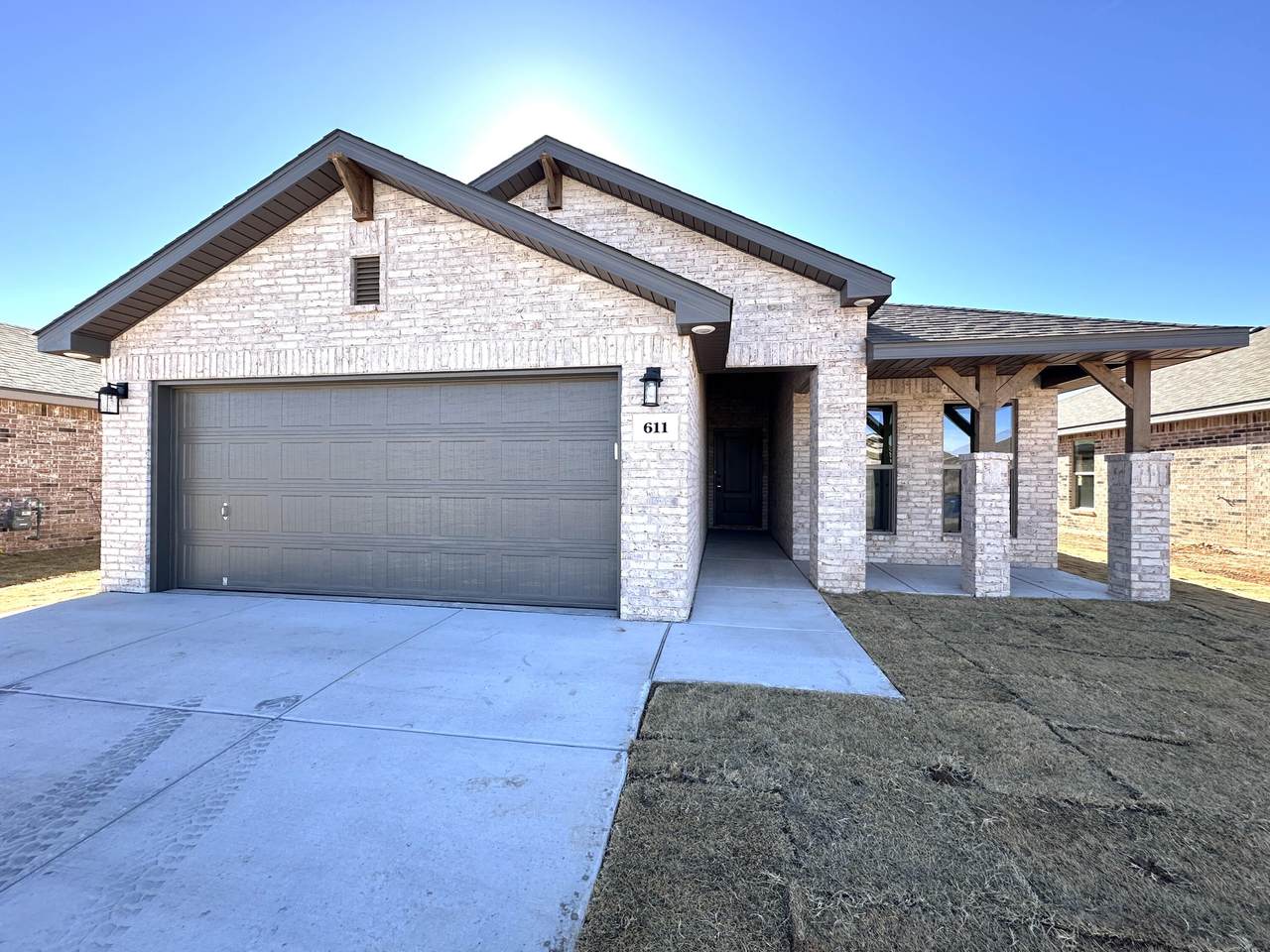 611 31st Street - Photo 1