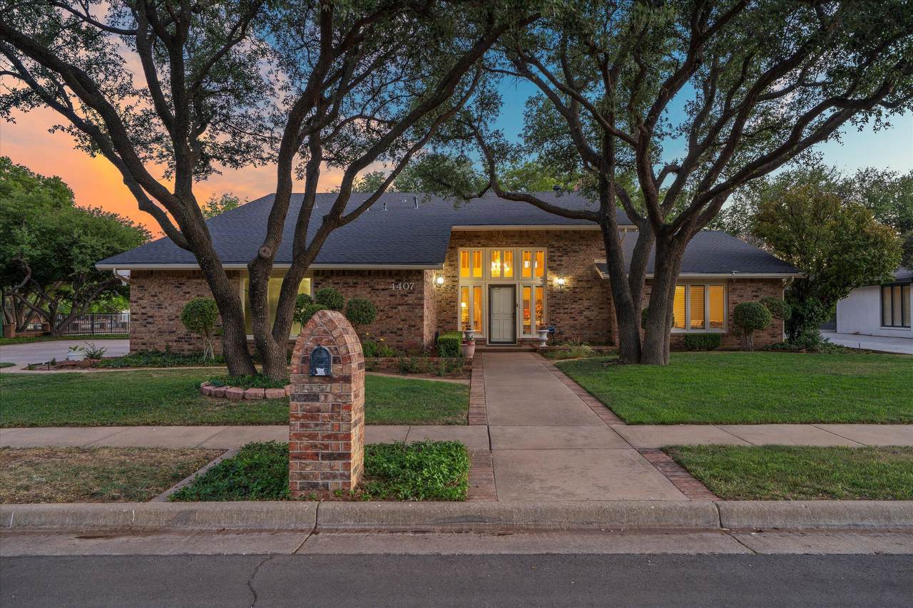 4407 89th Street - Photo 1