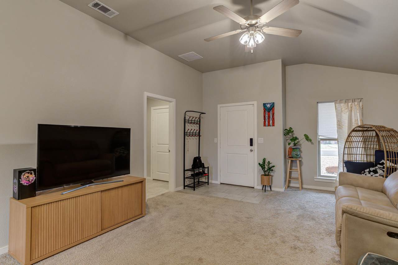 https://bt-photos.global.ssl.fastly.net/lubbock/1280_boomver_1_20260518193718391857000000-2.jpg