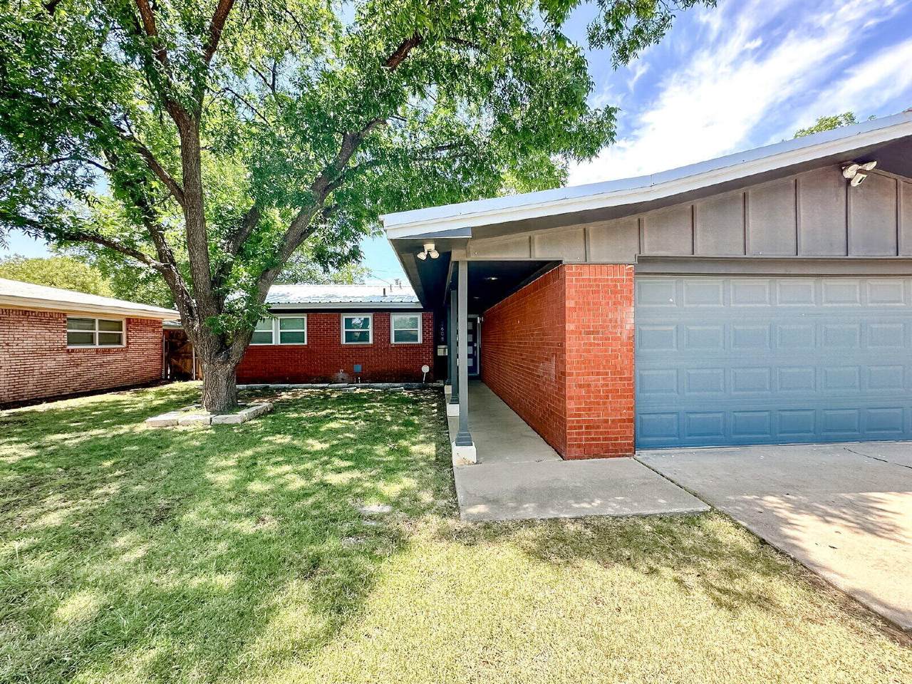 2608 Raleigh Avenue - Photo 1