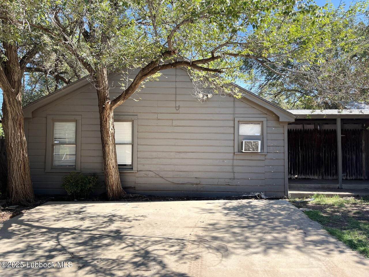 2320 30th Street - Photo 1