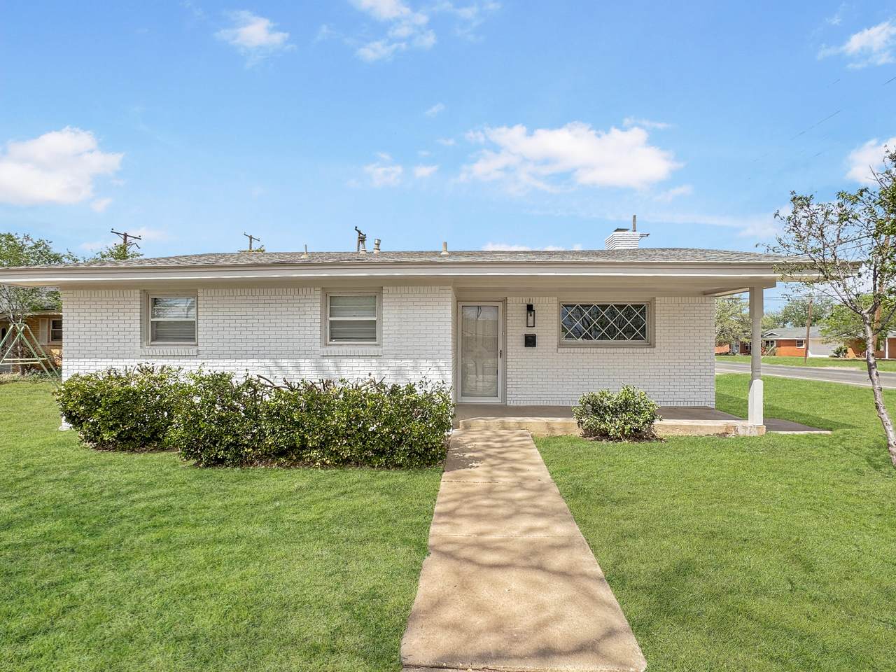 5502 8th Street - Photo 1