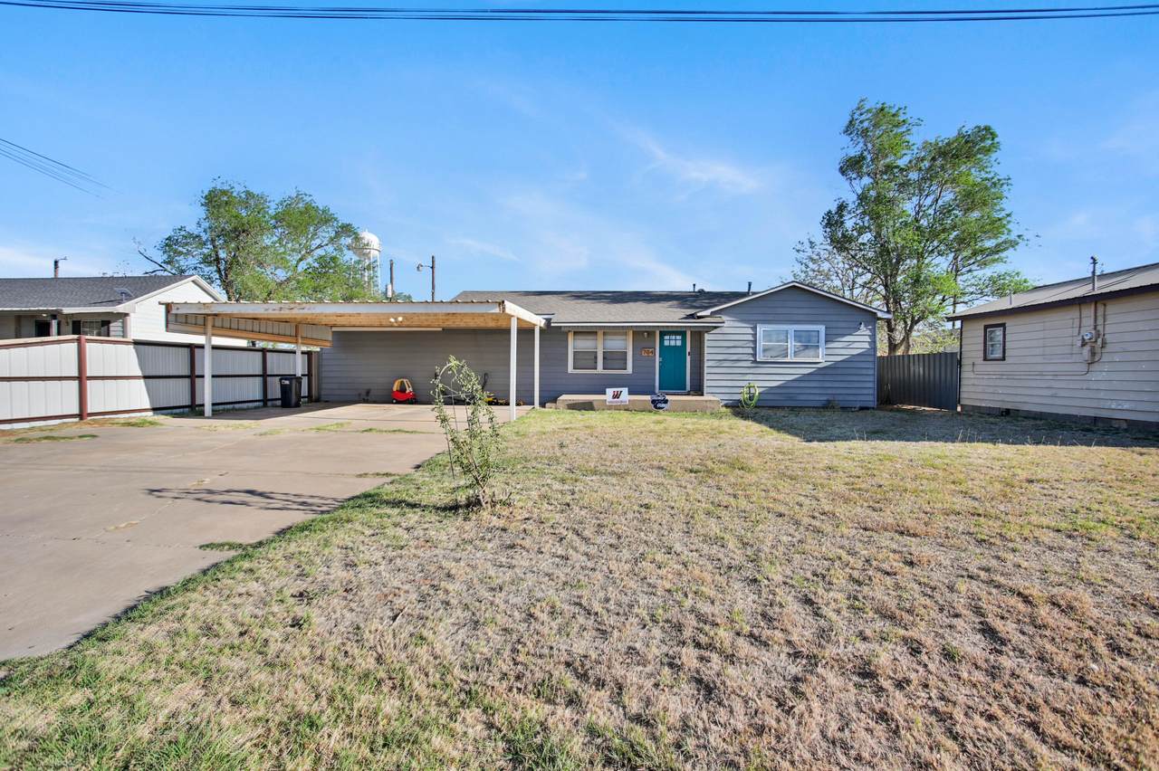 704 4th Street - Photo 1