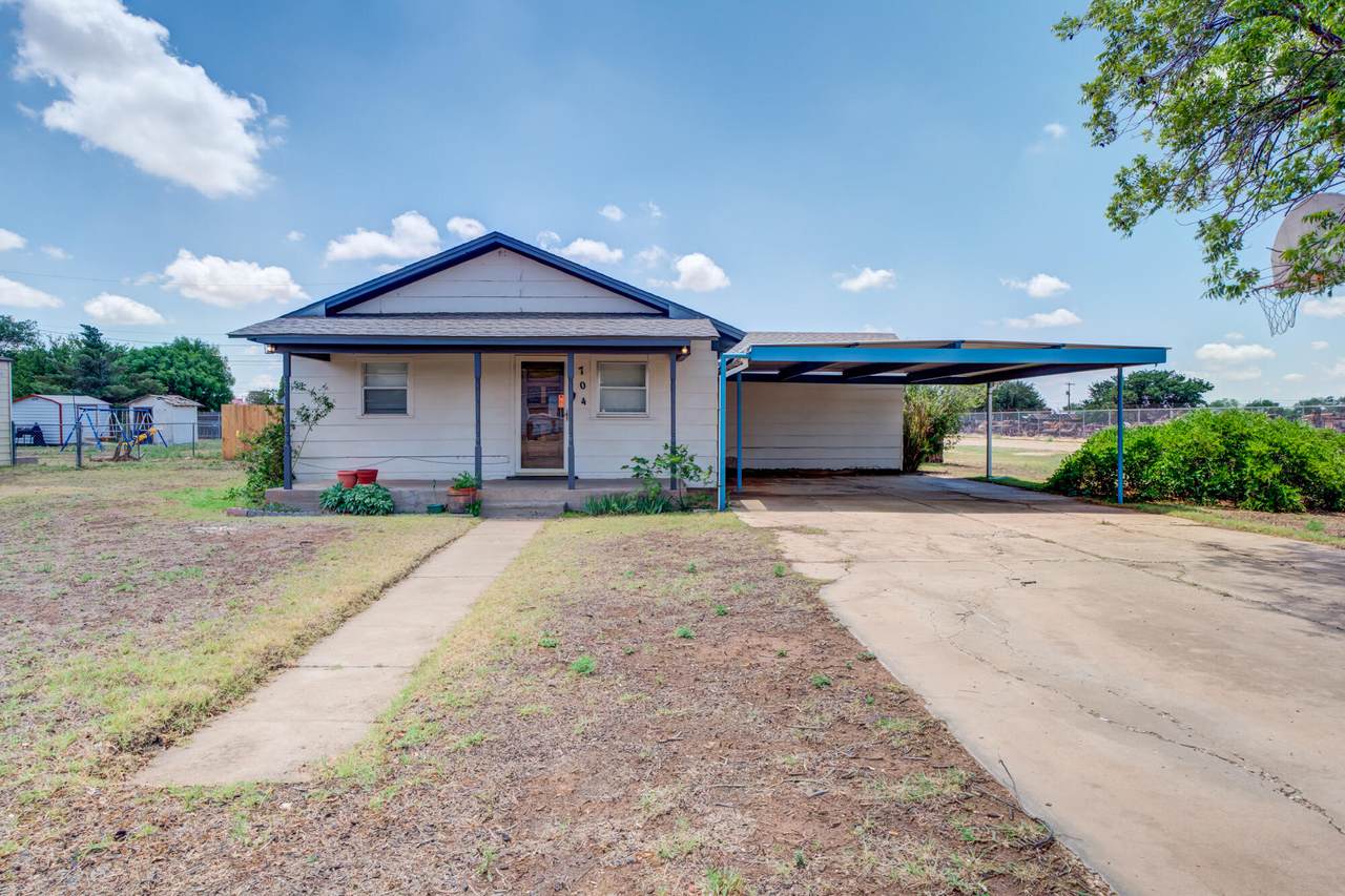704 11th Street - Photo 1
