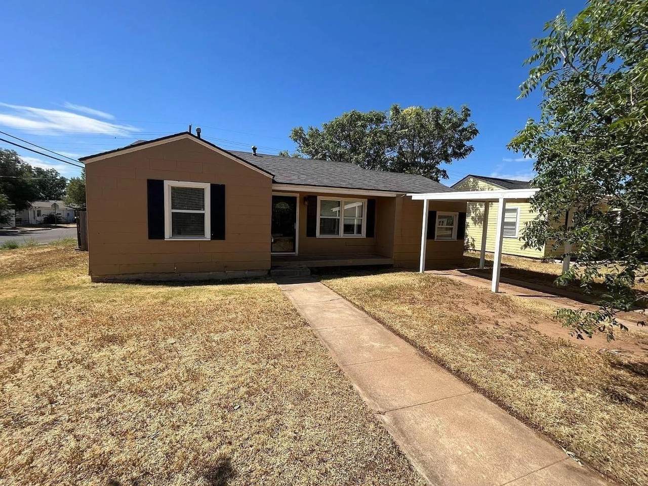 4601 32nd Street - Photo 1