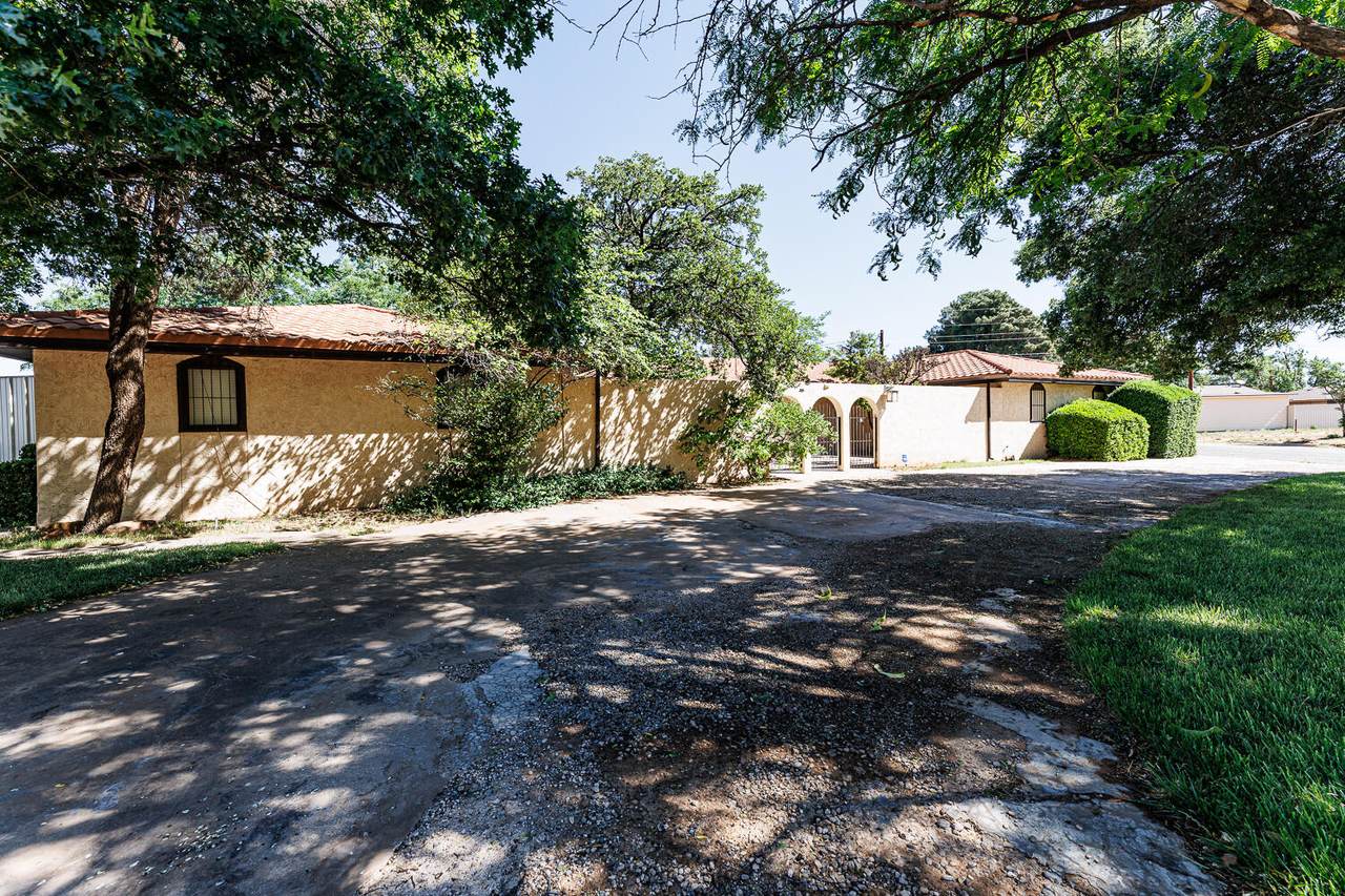 402 8th Street - Photo 1