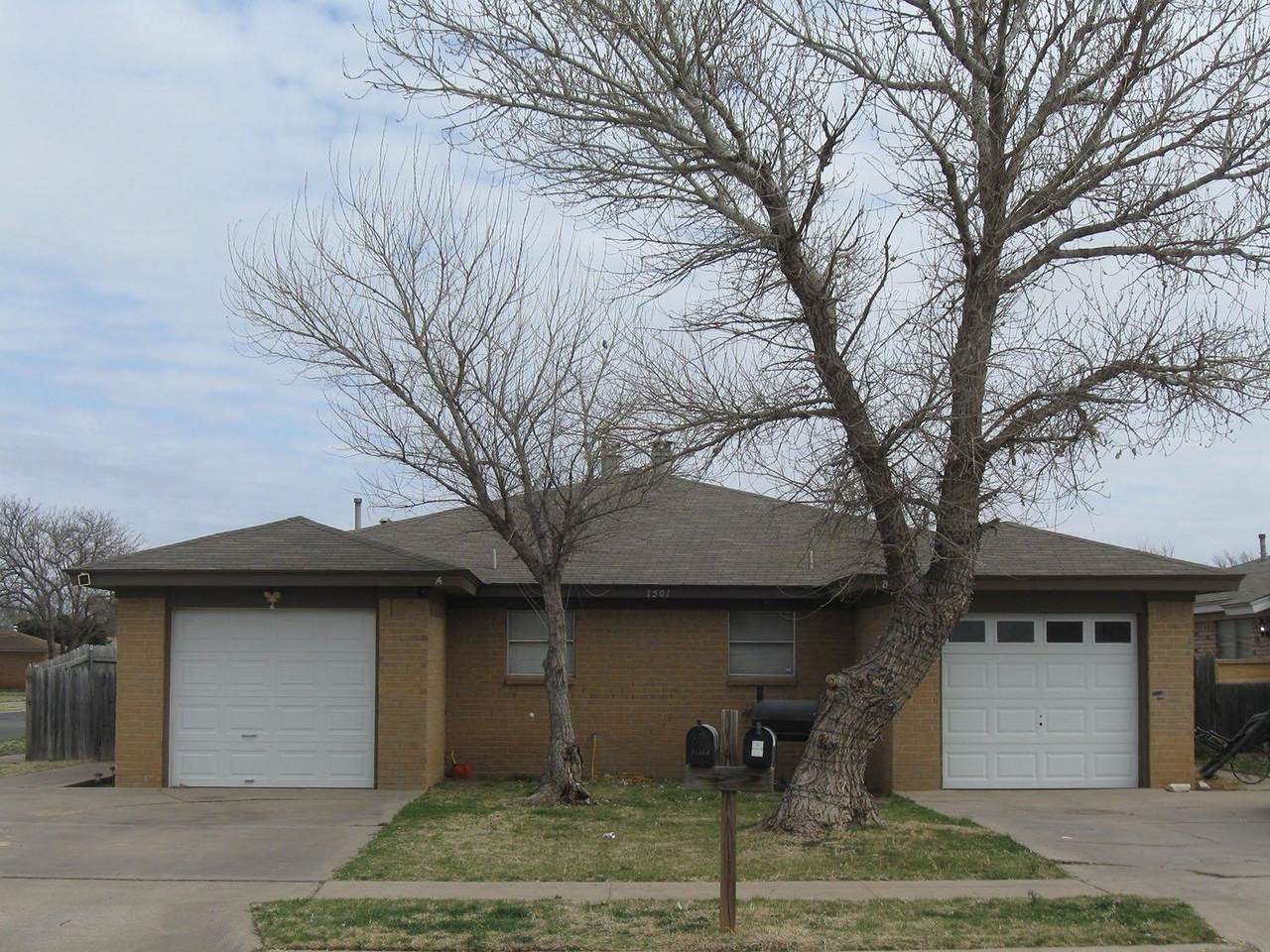 7501 Avenue W - Photo 1