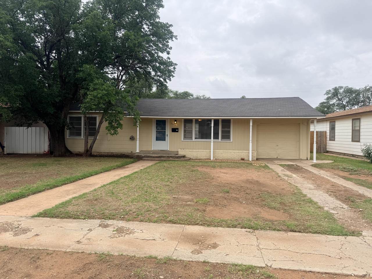 2513 43rd Street - Photo 1