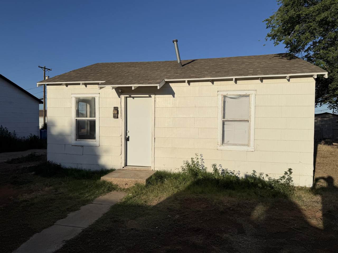 4511 Avenue G - Photo 1
