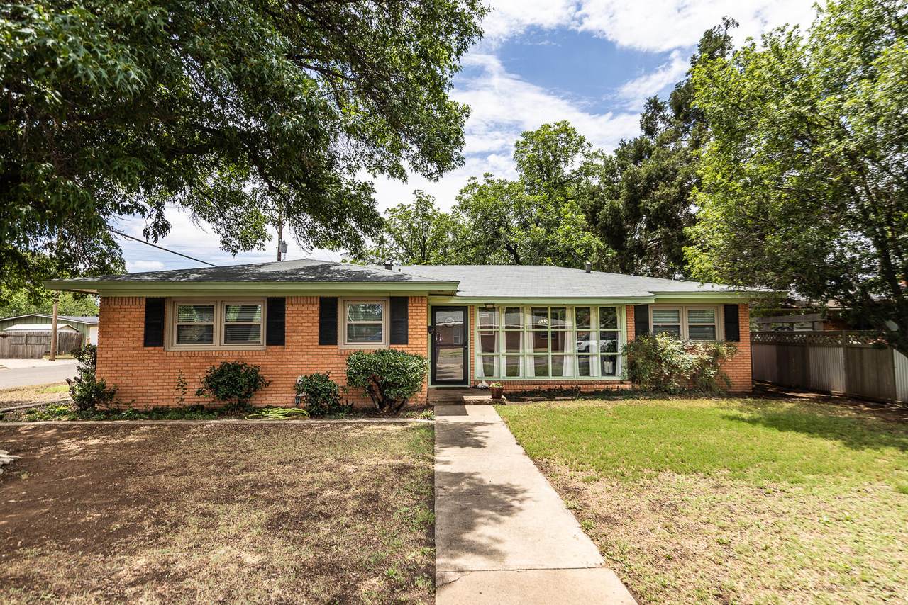 3501 46th Street - Photo 1