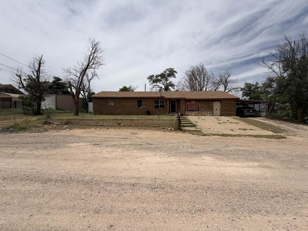 808 Avenue K - Photo 1