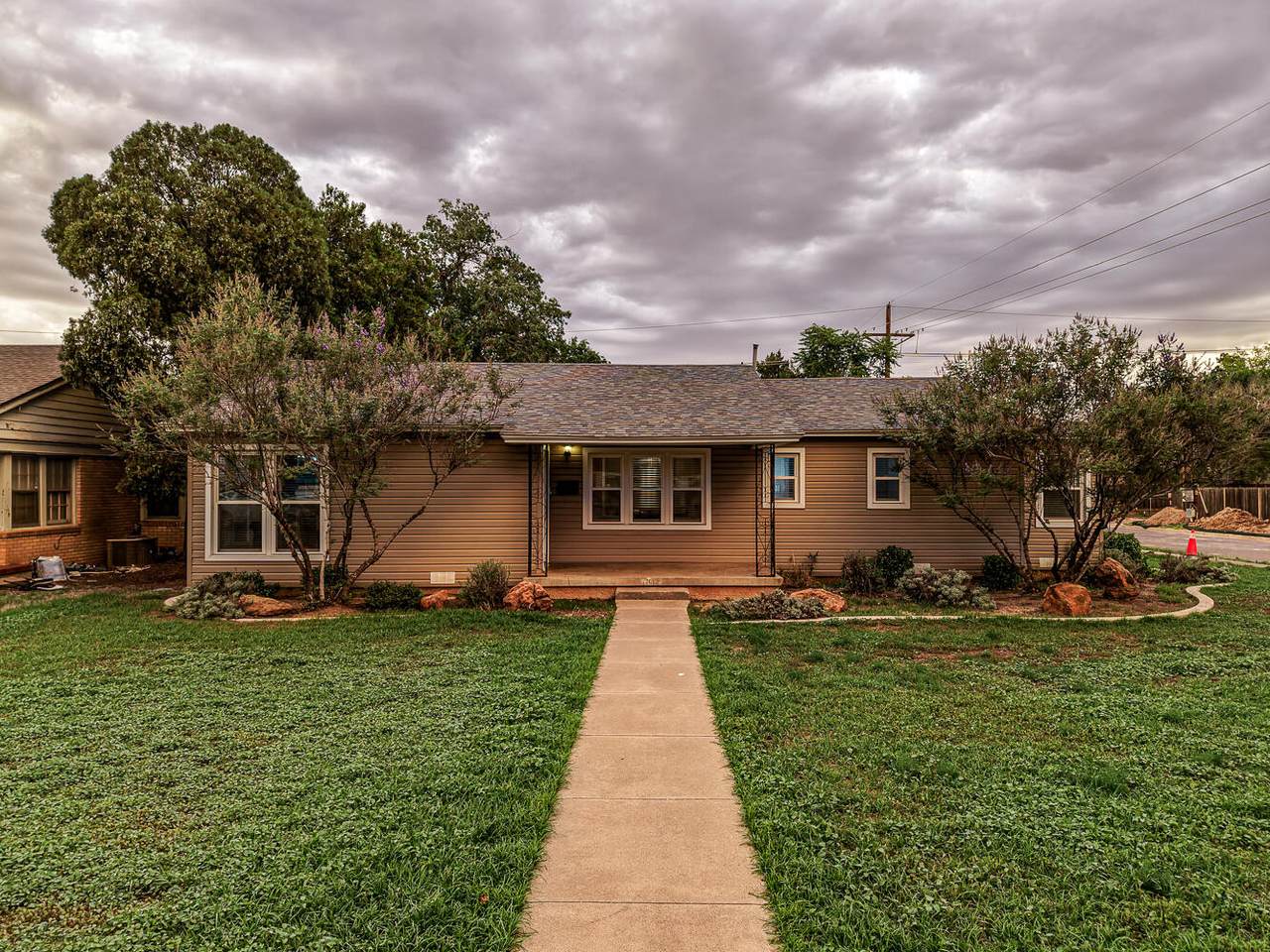 2602 31st Street - Photo 1