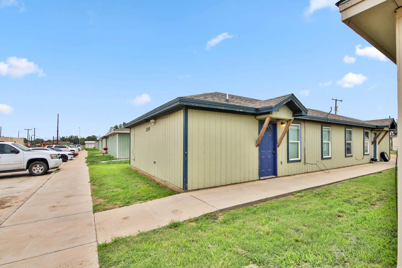 209 36th Street - Photo 1